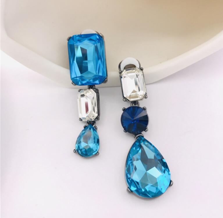 Earrings & Necklace CSxjd Luxury Women's Jewelry Crystal Asymmetric Color Matching Ear Clip Without Pierced Ears, As pic
Earrings & Necklace CSxjd Luxury Women's Jewelry Crystal Asymmetric Color Matching Ear Clip Without Pierced Ears, As pic