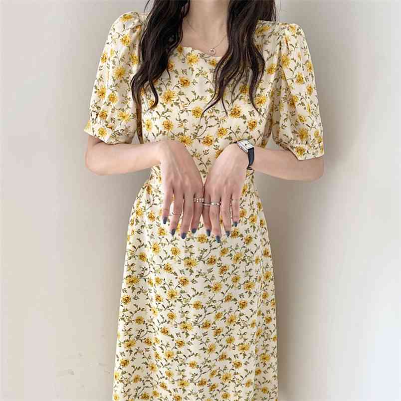 Summer Floral Print Women Dress Square Collar Puff Sleeve Slim Waist Female Dresses Elegant Vestidos Femme Robe 210519, Short sleeve black
Summer Floral Print Women Dress Square Collar Puff Sleeve Slim Waist Female Dresses Elegant Vestidos Femme Robe 210519, Short sleeve black