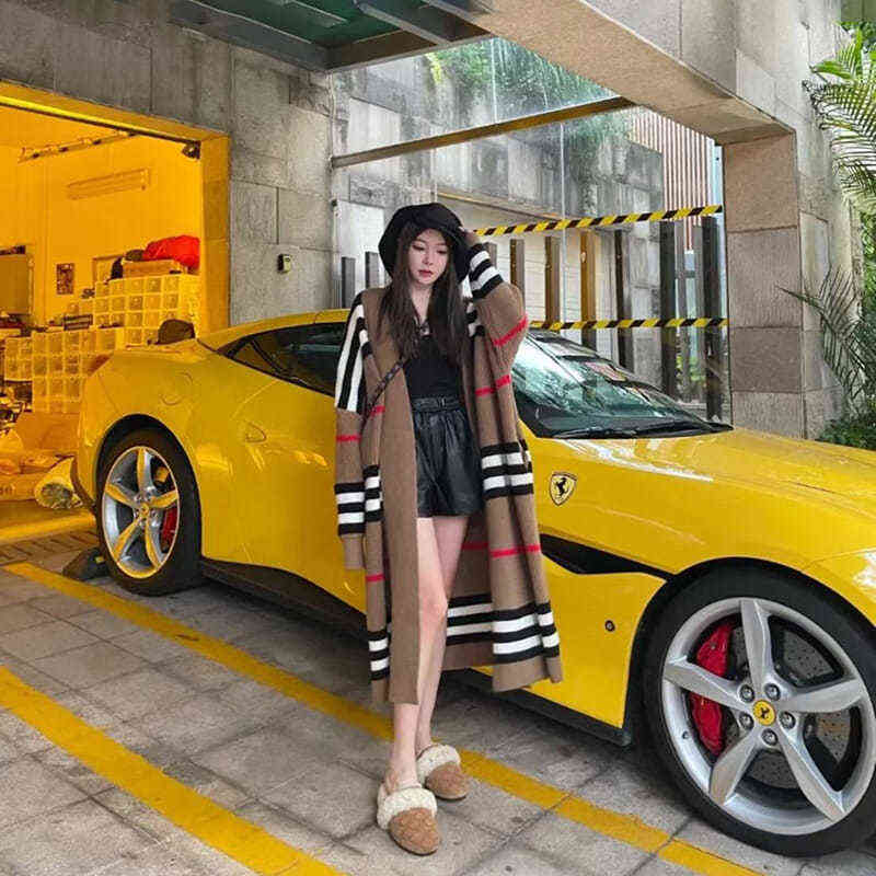 Medium length striped spring and autumn 2021 new sweater coat cardigan women' fashion foreign style top, Plaid medium length
Medium length striped spring and autumn 2021 new sweater coat cardigan women' fashion foreign style top, Plaid medium length