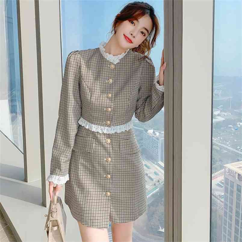Women's Spring Fashion Lace Patchwork High Waist Long Sleeve Plaid Elegant Vintage Mini Dress Vestidos 210519, Photo color
Women's Spring Fashion Lace Patchwork High Waist Long Sleeve Plaid Elegant Vintage Mini Dress Vestidos 210519, Photo color