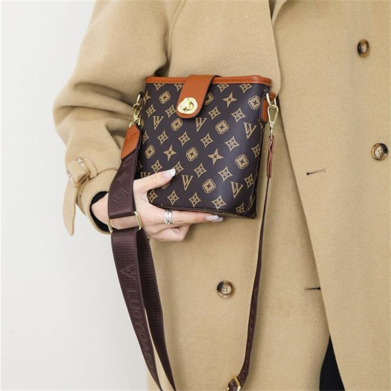 2021 High Quality Luxury Designer classic womens handbags ladies composite tote PU leather clutch shoulder bags female purse
2021 High Quality Luxury Designer classic womens handbags ladies composite tote PU leather clutch shoulder bags female purse