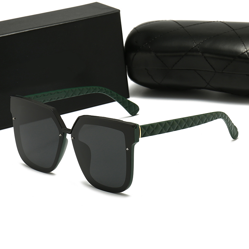 Top luxury aviators Sunglasses polaroid lens Brand designer womens Mens Goggle senior Vintage Metal Sun Glasses no Box, White;black
Top luxury aviators Sunglasses polaroid lens Brand designer womens Mens Goggle senior Vintage Metal Sun Glasses no Box, White;black