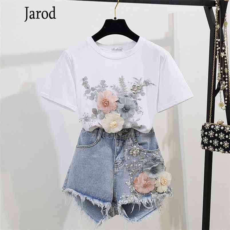 Summer Women 2 Piece Sets Vintage Beading Embroidery 3D Flower T-Shirt + Denim Shorts Suit 210519, 2 piece set
Summer Women 2 Piece Sets Vintage Beading Embroidery 3D Flower T-Shirt + Denim Shorts Suit 210519, 2 piece set