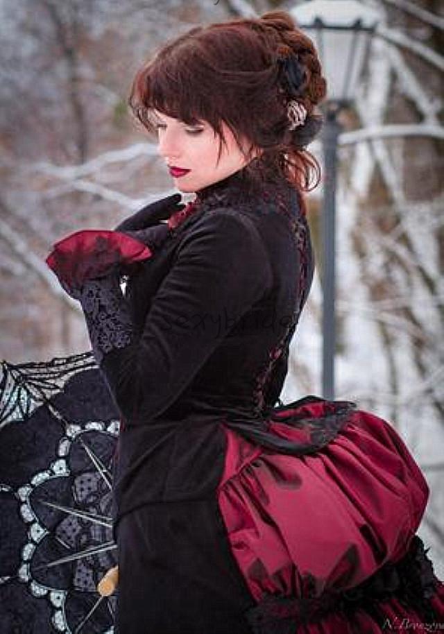 Vintage Gothic Black And Red Victorian Wedding Dress With Long Sleeve Jacket 2022 Floral Bustle Ruched Skirt Lace-up Corset Autumn Winter Bride Dresse