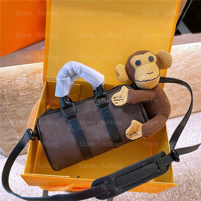 KEEP XS mens bag Zoom with Friends knit puppet Luxurys Designers Bags canvas Cowhide leather All Pillow Cross Body Shoulder Bags M80118
KEEP XS mens bag Zoom with Friends knit puppet Luxurys Designers Bags canvas Cowhide leather All Pillow Cross Body Shoulder Bags M80118