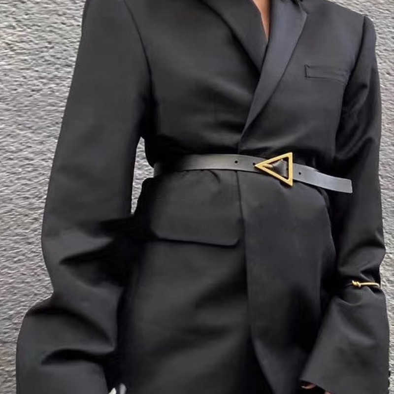 Luxury designer belts for women genuine leather belt gold triangle buckle ladies waist black ceinture femme waistband 2020 cinto H0901
Luxury designer belts for women genuine leather belt gold triangle buckle ladies waist black ceinture femme waistband 2020 cinto H0901