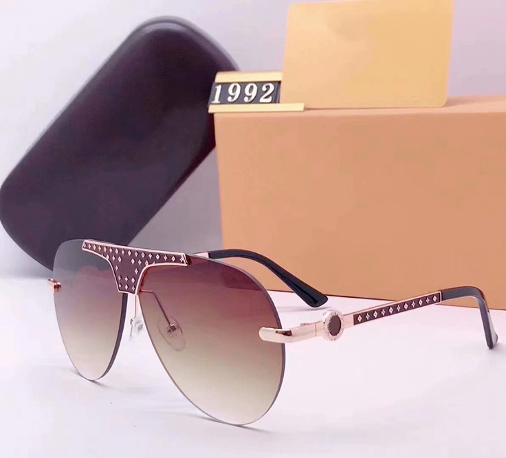 2021 High Quality Classic Pilot Sunglasses Designer Brand Mens Womens Sun Glasses Eyewear Glass glasse square frames Lenses with box 1992, White;black
2021 High Quality Classic Pilot Sunglasses Designer Brand Mens Womens Sun Glasses Eyewear Glass glasse square frames Lenses with box 1992, White;black