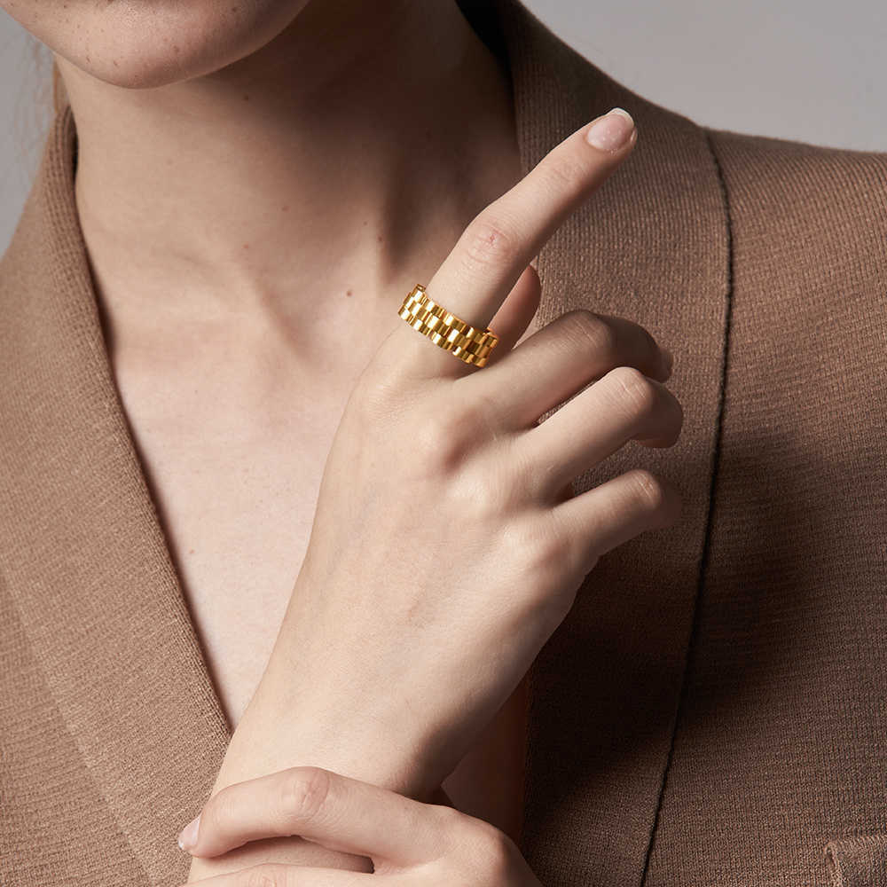 ENFASHION Hip-Hop Watchband Rings Women Gold Color Ring Stainless Steel Gifts 2020 Fashion Jewelry Anillos Mujer R204076
ENFASHION Hip-Hop Watchband Rings Women Gold Color Ring Stainless Steel Gifts 2020 Fashion Jewelry Anillos Mujer R204076
