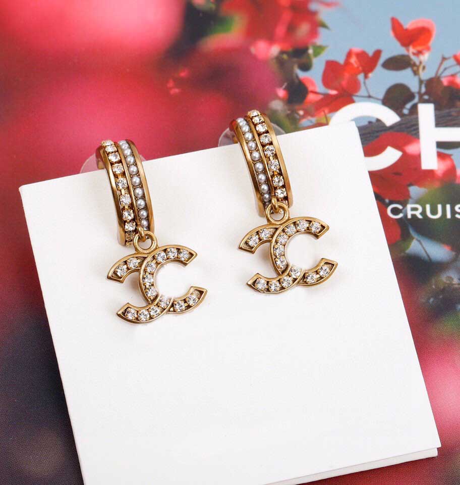 Top quality drop earring with diamond in 18k gold plated for women wedding jewelry gift PS3040, Golden
Top quality drop earring with diamond in 18k gold plated for women wedding jewelry gift PS3040, Golden