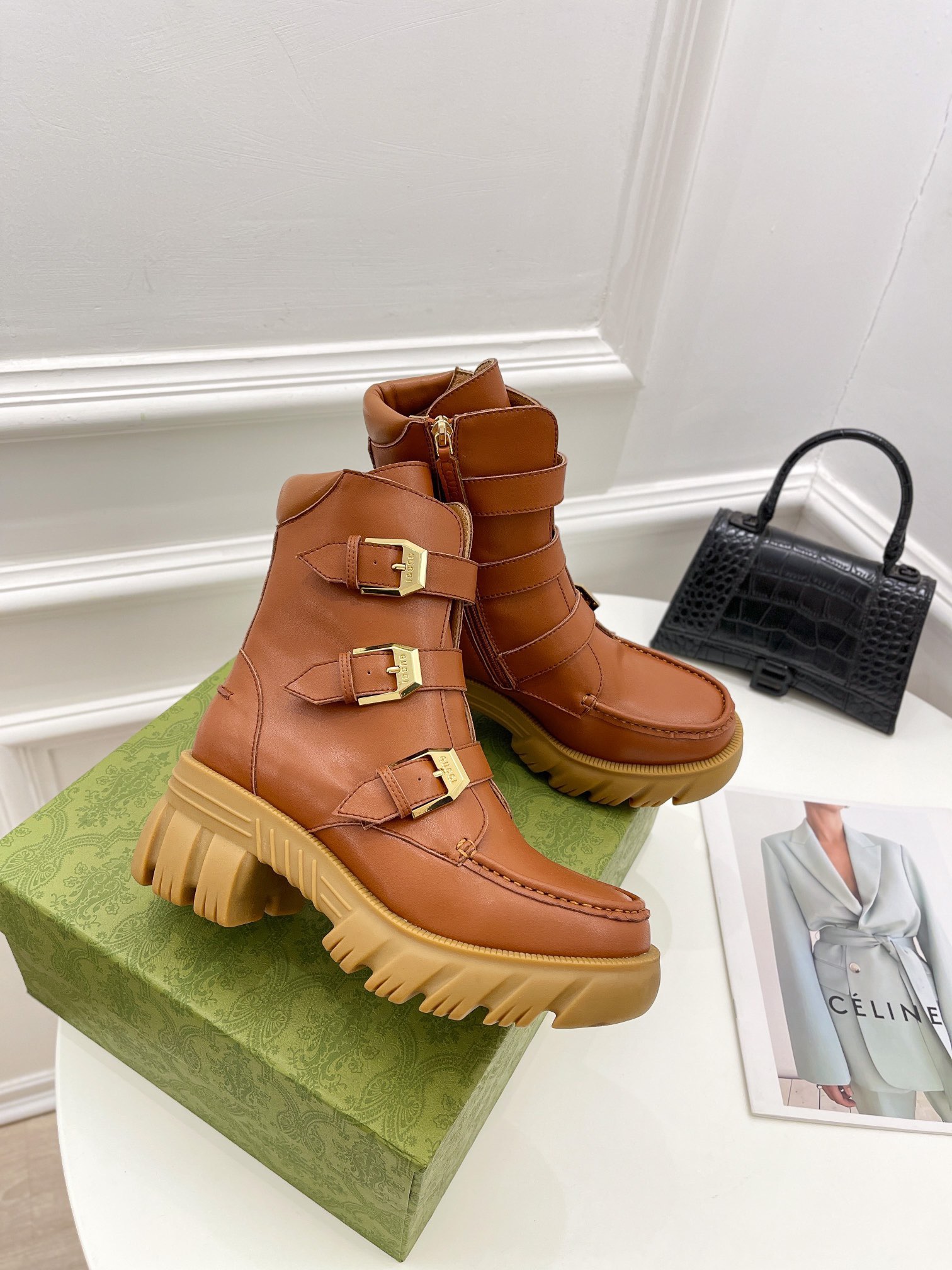 Fashion Designer Ankle boots Women Shoes Winter Booties Ladies Girls Silk Cowhide Leather High Top Womens Flat Short Boot Size 35-39, Black
Fashion Designer Ankle boots Women Shoes Winter Booties Ladies Girls Silk Cowhide Leather High Top Womens Flat Short Boot Size 35-39, Black