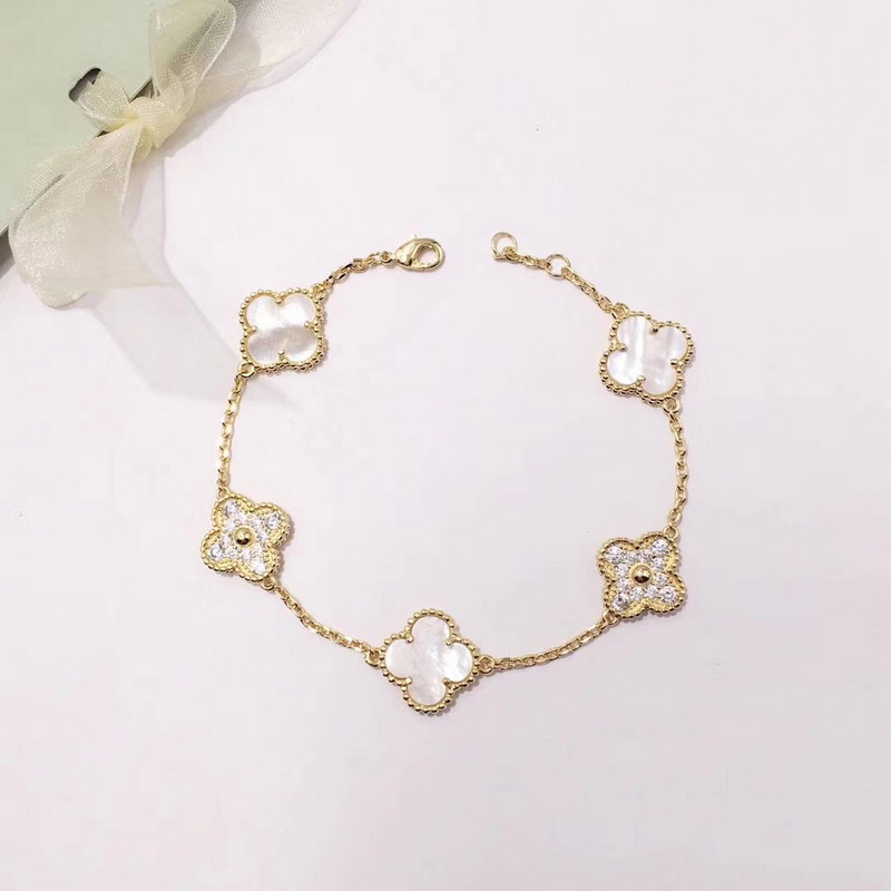 Van Women Classic Fashion Lucky 18K Gold Four/4 Leaf Clover Link Bracelet Decal Solid Diamonds for Women&Girls Weddings with Jewelry Gifts, Black
Van Women Classic Fashion Lucky 18K Gold Four/4 Leaf Clover Link Bracelet Decal Solid Diamonds for Women&Girls Weddings with Jewelry Gifts, Black