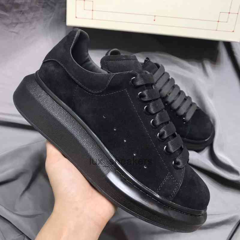 Grey Suede Leather Trainers Men Platform Shoes Women Oversized Sneaker White Black Outdoor Party Wedding Top Quality with Box, Color 17
Grey Suede Leather Trainers Men Platform Shoes Women Oversized Sneaker White Black Outdoor Party Wedding Top Quality with Box, Color 17