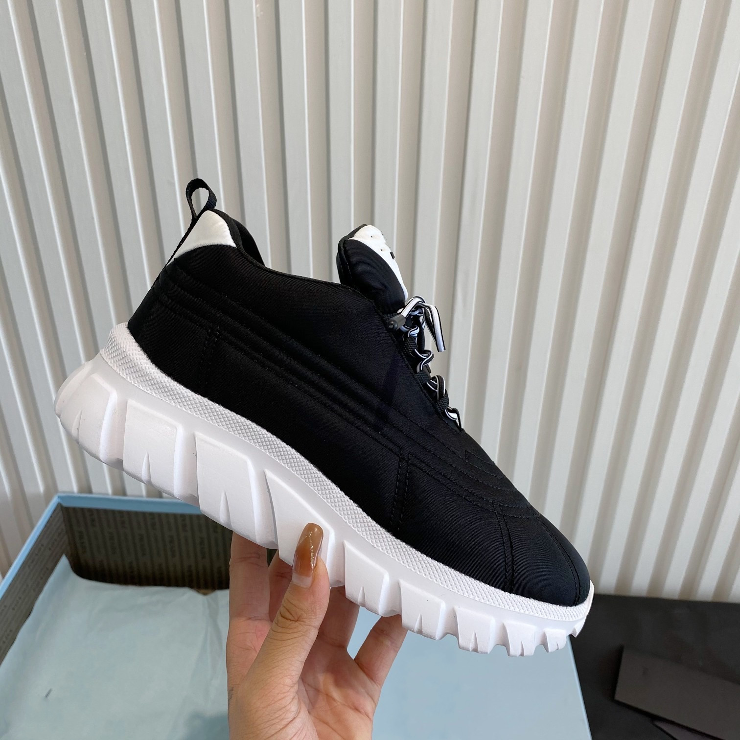 2021 Women Casual Shoes Flat Platform Top Quality Leather Sneakers Embroidery Stripes Walking Sports Shoe 0718, Blue
2021 Women Casual Shoes Flat Platform Top Quality Leather Sneakers Embroidery Stripes Walking Sports Shoe 0718, Blue
