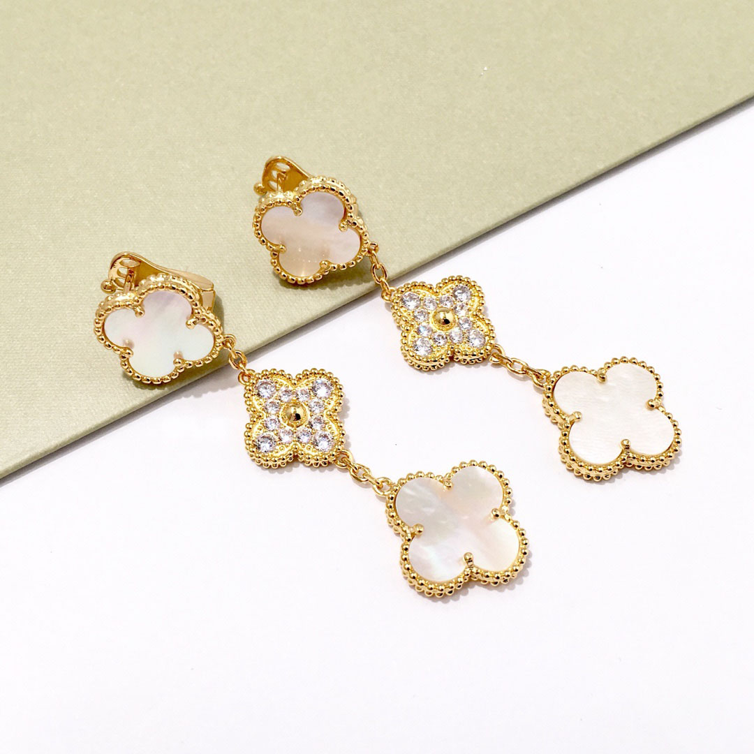 Fashion Brand Four Leaf Flower Shells three Flowers With diamond Stud Earrings for Women Black Red Green Pearl,Mother-of-Pearl Clover Jewelry, Golden;silver
Fashion Brand Four Leaf Flower Shells three Flowers With diamond Stud Earrings for Women Black Red Green Pearl,Mother-of-Pearl Clover Jewelry, Golden;silver