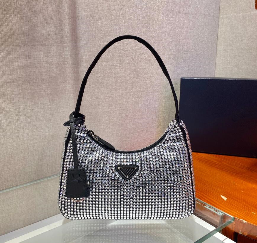 Handbag Women crossbody bags with letters Wholesale woman canvas hobo shoulder bag lady Sequins handbags messenger bagss, Black
Handbag Women crossbody bags with letters Wholesale woman canvas hobo shoulder bag lady Sequins handbags messenger bagss, Black