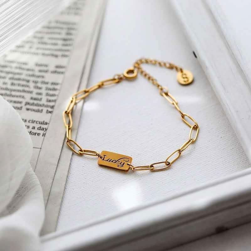 Charm Bracelets Titanium Steel Gold Paperclip Chain Bracelet Women Lucky Square Hand Jewelry Hollow Heart LOVE Tag
Charm Bracelets Titanium Steel Gold Paperclip Chain Bracelet Women Lucky Square Hand Jewelry Hollow Heart LOVE Tag