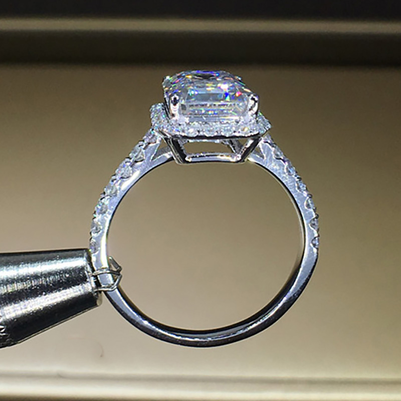 Sparkling Cocktail Wedding Rings Luxury Jewelry 925 Sterling Silver Emerlad Cut White Topaz CZ Diamond Gemstones Party Eternity Women Engagement Band 