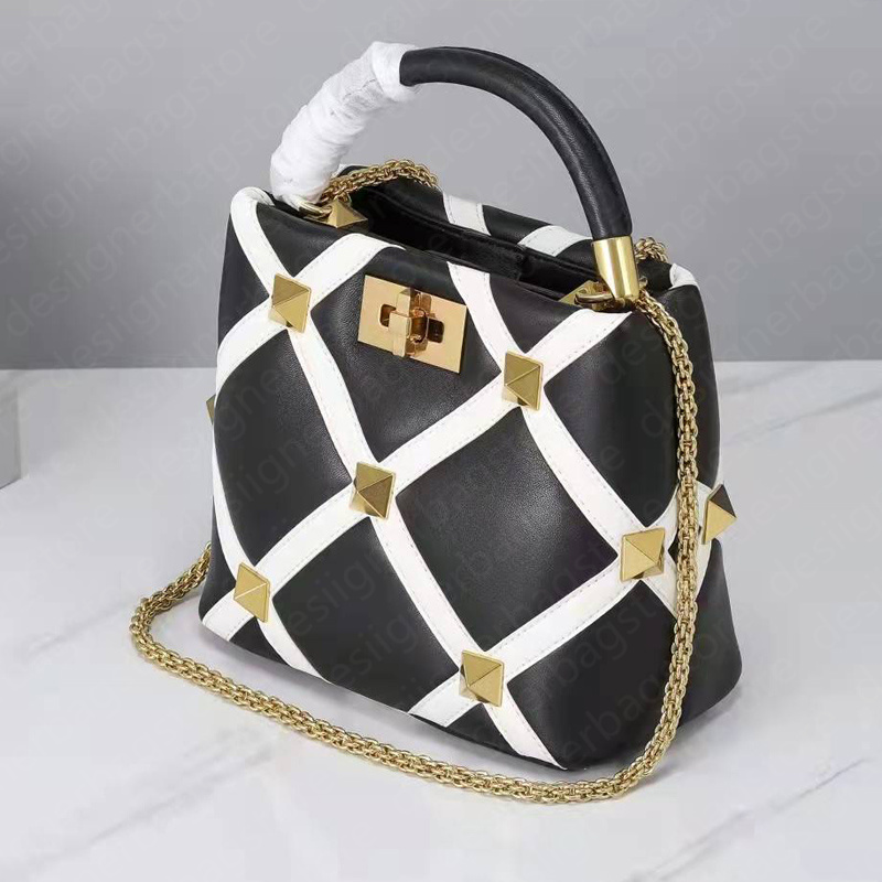 5A High Quality Hand Sewing Designers Bags Crossbody Bags Bucket Large Stud Diamond Pattern Block Leather Handbag Black And White Color Matching 2-Strap Lock Chain, Gift box
5A High Quality Hand Sewing Designers Bags Crossbody Bags Bucket Large Stud Diamond Pattern Block Leather Handbag Black And White Color Matching 2-Strap Lock Chain, Gift box