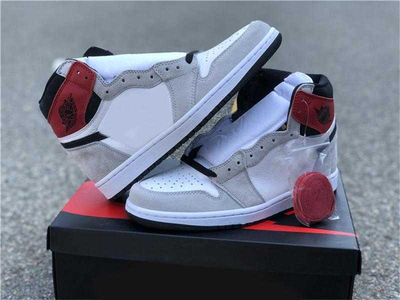 Release Authentic 1 High Og White/black Light Smoke Grey-varsity Red Men Athletic Shoes Sports Sneakers with Original Box
Release Authentic 1 High Og White/black Light Smoke Grey-varsity Red Men Athletic Shoes Sports Sneakers with Original Box