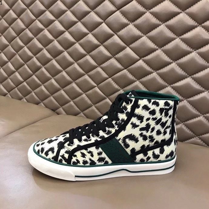 Dio The latest model of sports shoes Designer designs men Matching colors, Outdoor leisure travel ssneakers 35-46 RDCX002 
Dio The latest model of sports shoes Designer designs men Matching colors, Outdoor leisure travel ssneakers 35-46 RDCX002