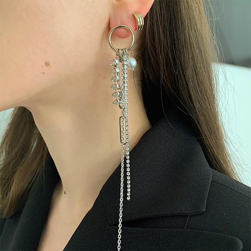 Dangle & Chandelier Jewelry Gold And Silver Color Matching Metal Rhinestone Chain Personality Single Long Earrings Female Ear Line
Dangle & Chandelier Jewelry Gold And Silver Color Matching Metal Rhinestone Chain Personality Single Long Earrings Female Ear Line