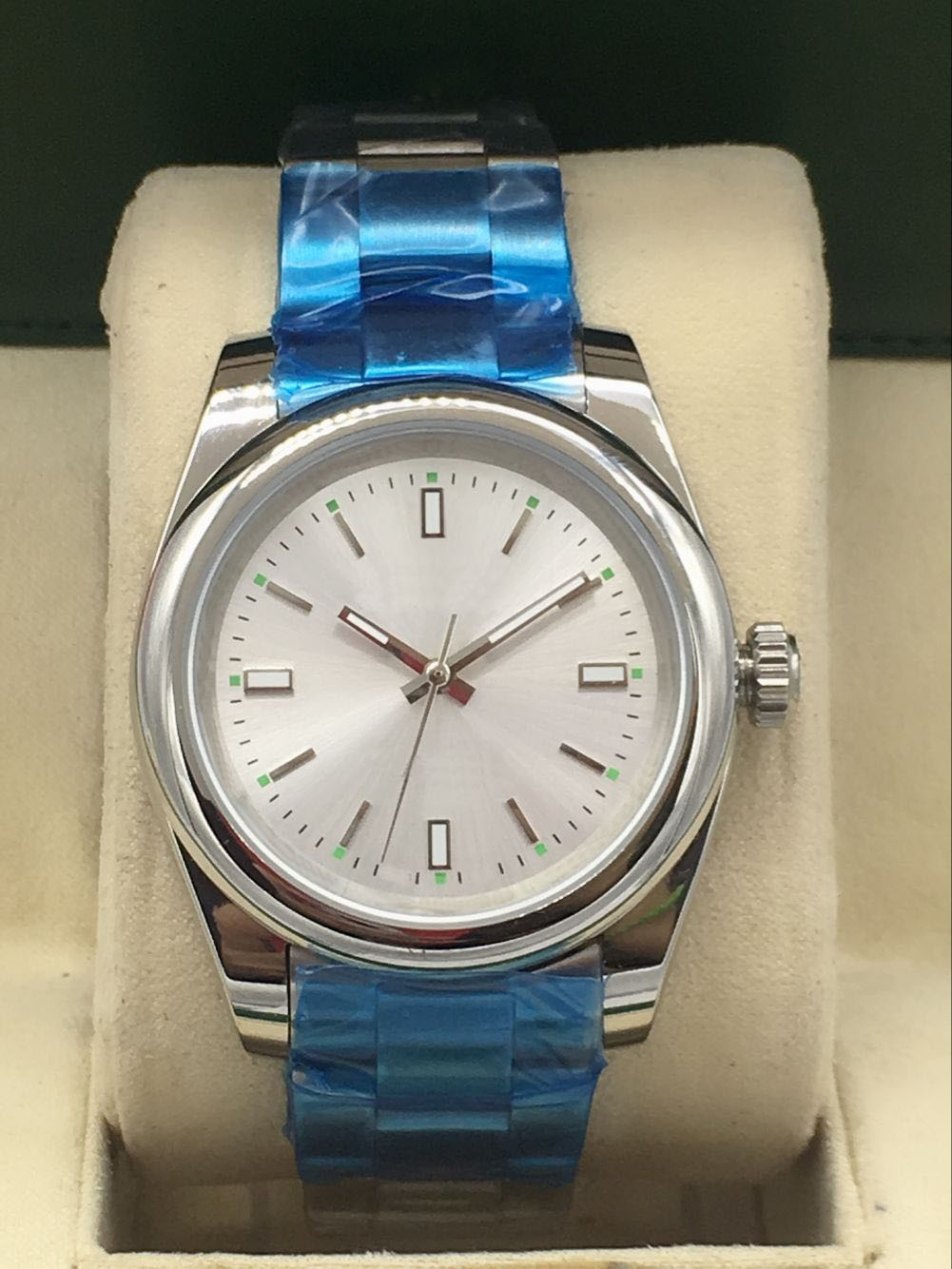 Men's mechanical watch automatic 2813 movement 316 fine steel 39 mm dial luminous function folding buckle, Box
Men's mechanical watch automatic 2813 movement 316 fine steel 39 mm dial luminous function folding buckle, Box