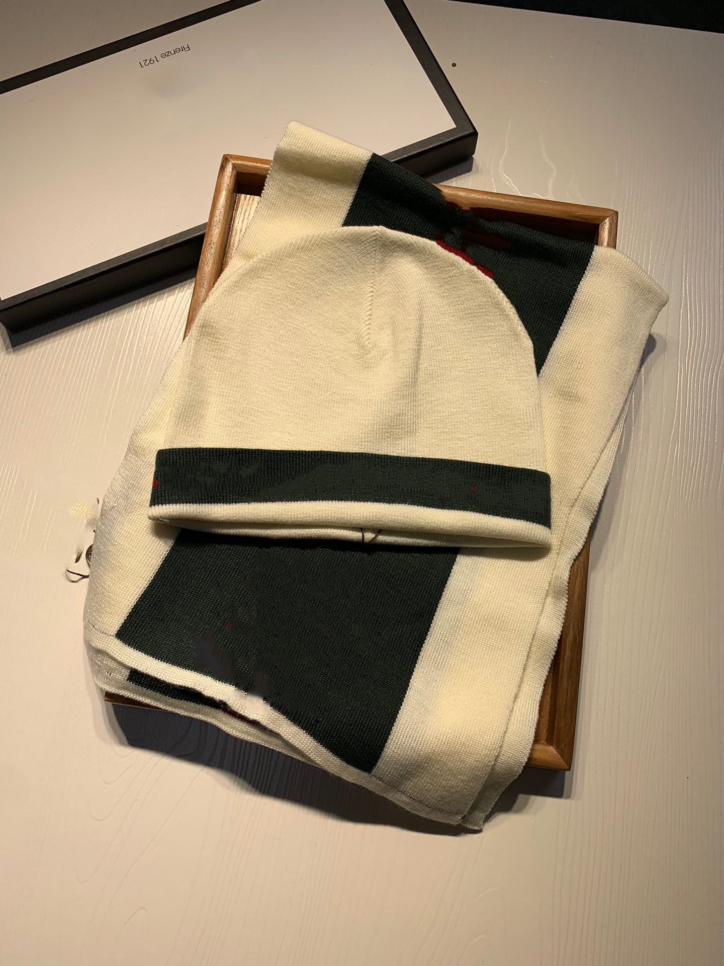 Stylish G Double Color scarf beanie cap Designer Letter Jacquard Beanie Men Women Warm Wool Hat Unisex Ski scarf hat
Stylish G Double Color scarf beanie cap Designer Letter Jacquard Beanie Men Women Warm Wool Hat Unisex Ski scarf hat