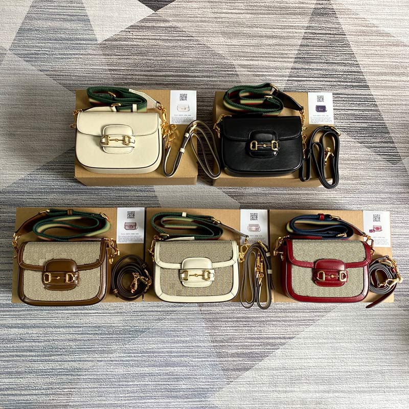 Top Quality classic real leather pvc Saddle bags for women Designer handbags womens Tote mens crossbody bag size 20.5*14*5cm
Top Quality classic real leather pvc Saddle bags for women Designer handbags womens Tote mens crossbody bag size 20.5*14*5cm