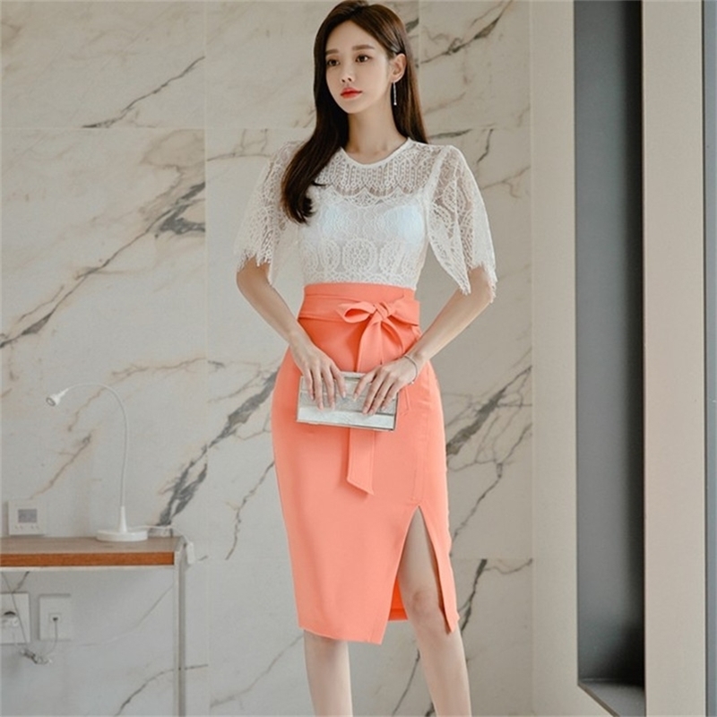 2 Piece Set Summer Women Round-neck Short Sleeve Lace Tops & Bow Belt Pack Hip Irregular Skirt Fashion Work Business Suits 210603, Suit
2 Piece Set Summer Women Round-neck Short Sleeve Lace Tops & Bow Belt Pack Hip Irregular Skirt Fashion Work Business Suits 210603, Suit