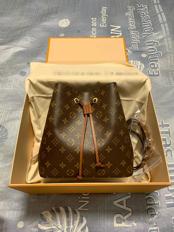 hot solds luxurys designers NEONOE Bucket Handbags flower Purses Women Tote Brand Letter Genuine Leather Shoulder Bags crossbody bag, With dust bag
hot solds luxurys designers NEONOE Bucket Handbags flower Purses Women Tote Brand Letter Genuine Leather Shoulder Bags crossbody bag, With dust bag