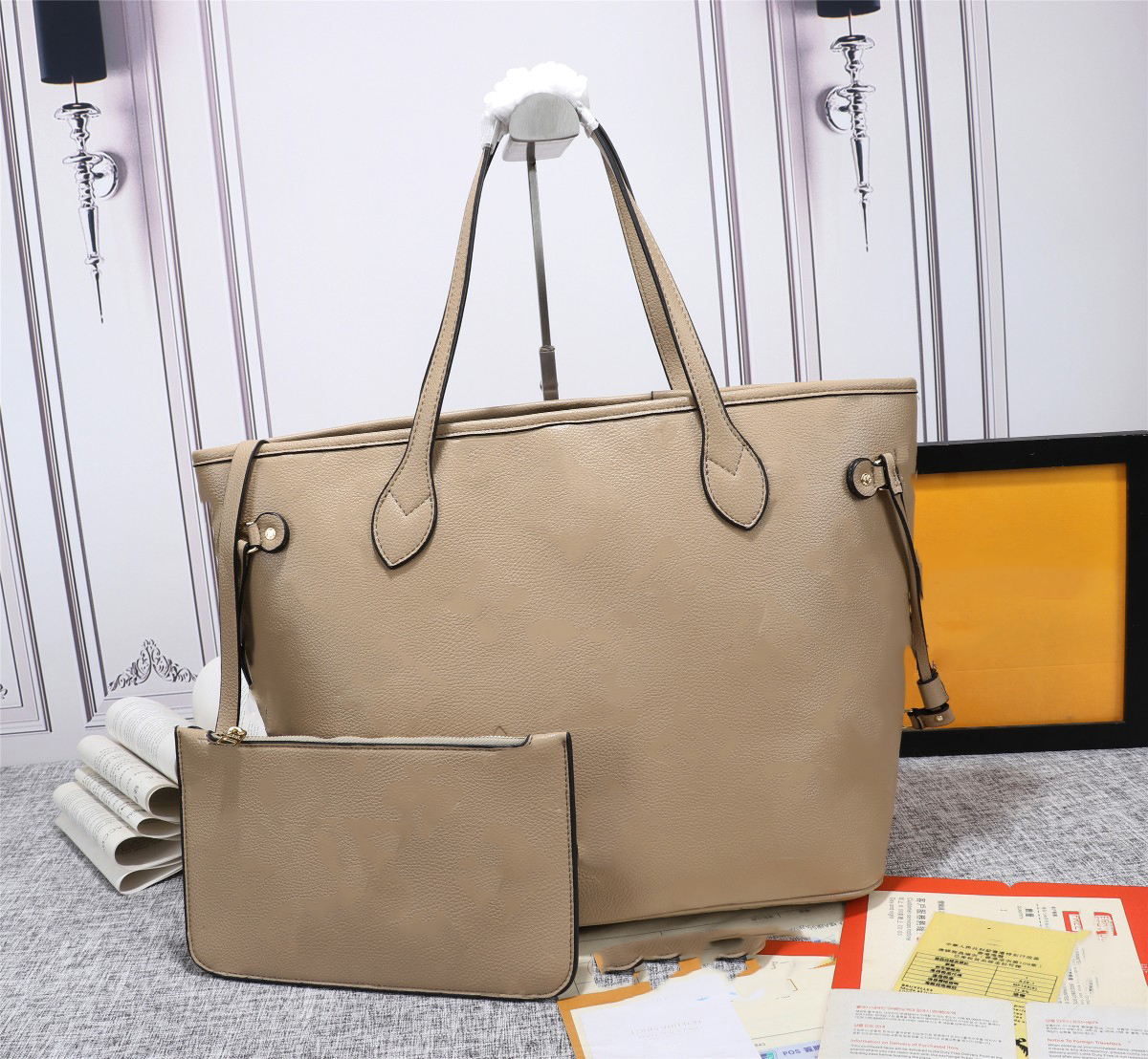 2022 designer luxury shopping bag handbag leather with a small hand wallet, long handle to switch between shoulder, back and elbow at will 45868