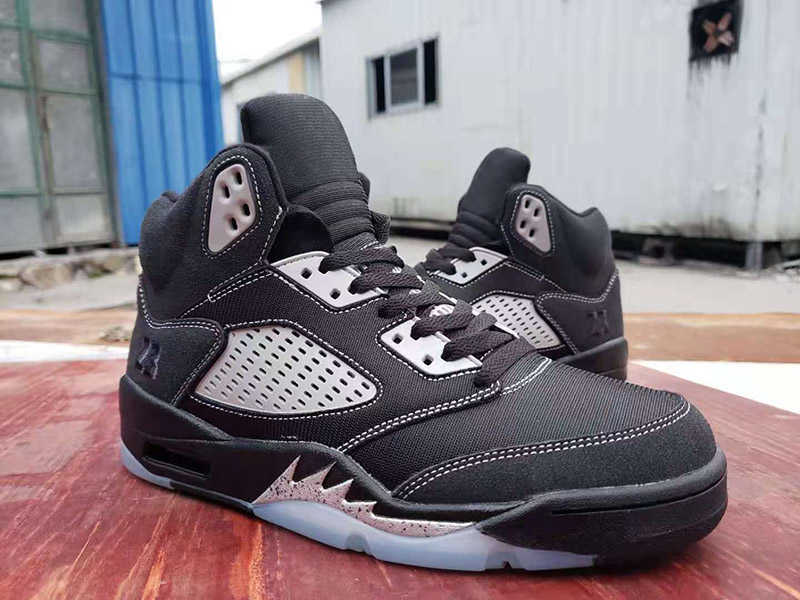 Raging Varsity 5 Red Basketball Shoes Men Sneaker Jumpman 5s Anthracite Wolf Grey Black Mens Sports Trainer
Raging Varsity 5 Red Basketball Shoes Men Sneaker Jumpman 5s Anthracite Wolf Grey Black Mens Sports Trainer
