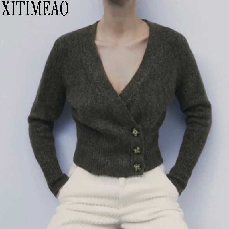 ZA Women Solid Color Button Knitted Cardigan Sweater Slim Fit V-Neck Long Sleeve Ladies Fashion Autumn Containing Wool 210602, Dark dark green
ZA Women Solid Color Button Knitted Cardigan Sweater Slim Fit V-Neck Long Sleeve Ladies Fashion Autumn Containing Wool 210602, Dark dark green
