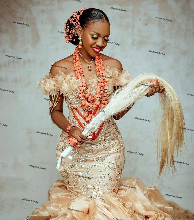 Champange Mermaid Aso Ebi Wedding Dresses Off Shoulder Sparkly Luxury Ruffles Tiered Skirt Lace-up African Arabic Bridal Gown