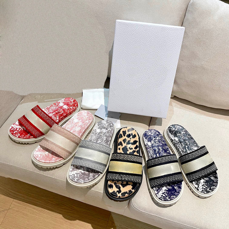 2021 woman Jacquard embroidery Luxury fashion Sandals Beach Thick bottom slippers platform women Shoes Letters lady Leather Flip Flop Ladies Slide size 35-41, Green
2021 woman Jacquard embroidery Luxury fashion Sandals Beach Thick bottom slippers platform women Shoes Letters lady Leather Flip Flop Ladies Slide size 35-41, Green