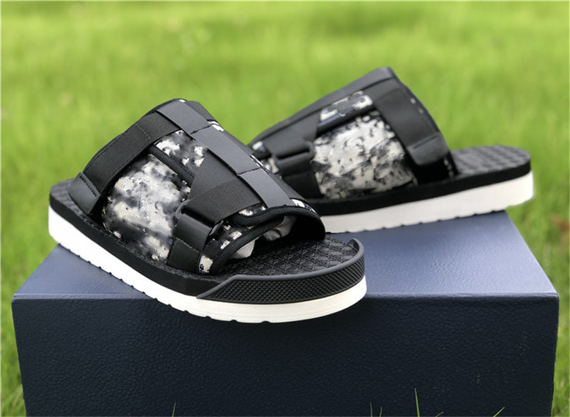 2020 Men BLACK ALPHA SANDAL IN OBLIQUE JACQUARD summer Men slippers nylon bands comfortable rubber sole scuffs with box size 38-45
2020 Men BLACK ALPHA SANDAL IN OBLIQUE JACQUARD summer Men slippers nylon bands comfortable rubber sole scuffs with box size 38-45