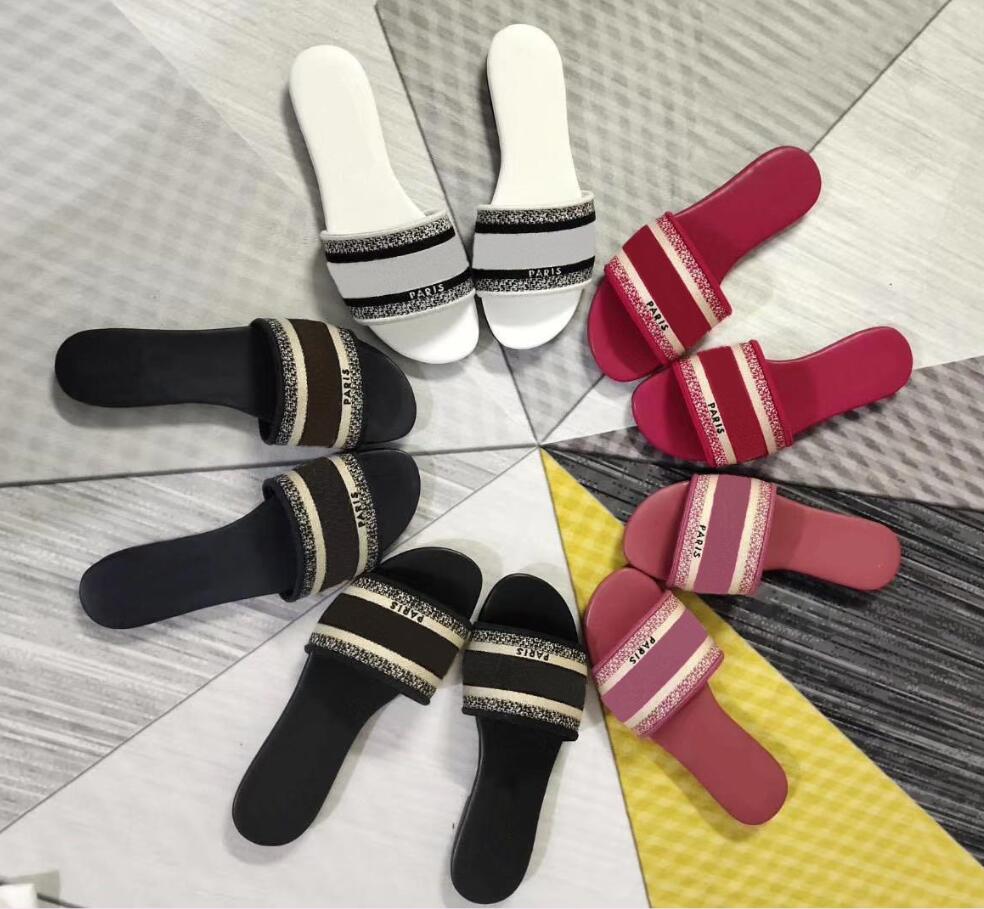 2021 Designer Leather Women Sandals Summer Flat Slipper fashion beach woman Big head Rainbow letters slippers with box Size 35-42, Color 4
2021 Designer Leather Women Sandals Summer Flat Slipper fashion beach woman Big head Rainbow letters slippers with box Size 35-42, Color 4