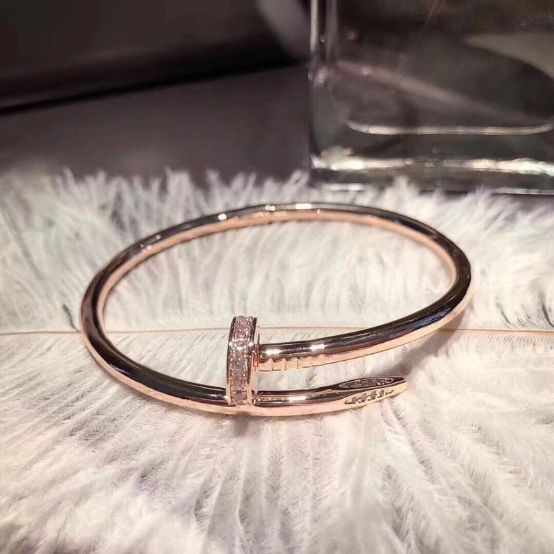 Luxury Designer Nail Bracelets Women Cuff 18k Gold Plated Bracelet Bangle Jewelry For Lover Gift Size 17-21mm with velvet bag, Golden;silver
Luxury Designer Nail Bracelets Women Cuff 18k Gold Plated Bracelet Bangle Jewelry For Lover Gift Size 17-21mm with velvet bag, Golden;silver
