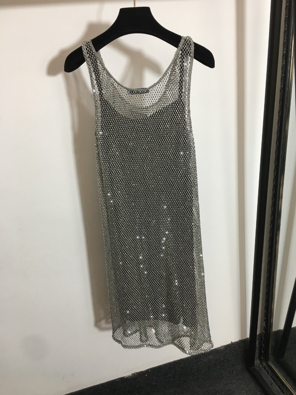 Luxurious Silver Spaghetti Straps Hollow Out Women Dress Blingbling Crystals Runway Dresses With Slings 72439, Black
Luxurious Silver Spaghetti Straps Hollow Out Women Dress Blingbling Crystals Runway Dresses With Slings 72439, Black