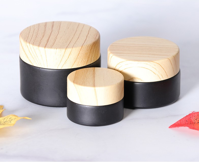 Wholesale Black Frosted Glass Jars Bottles Cosmetic With Woodgrain Plastic lids PP liner 5G 10G 15G 20G 30G 50G lip Packing
Wholesale Black Frosted Glass Jars Bottles Cosmetic With Woodgrain Plastic lids PP liner 5G 10G 15G 20G 30G 50G lip Packing