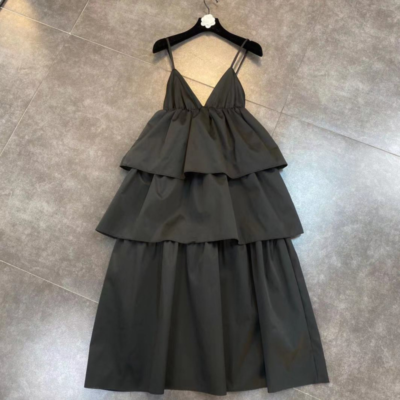 Spring Solid Long Sleeve Sexy V-neck Suspender Cake Layer Puff Evening Gift Dress MZ148 210525, Black
Spring Solid Long Sleeve Sexy V-neck Suspender Cake Layer Puff Evening Gift Dress MZ148 210525, Black