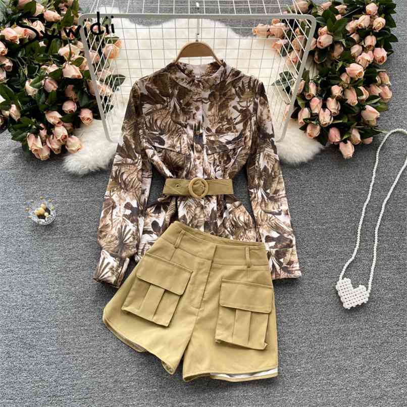 Two Piece Women Shorts Set Summer Print Stand Collar Shirt Sleeve Button Up Blouses with Sashes and Pockets 210607, Khaki
Two Piece Women Shorts Set Summer Print Stand Collar Shirt Sleeve Button Up Blouses with Sashes and Pockets 210607, Khaki