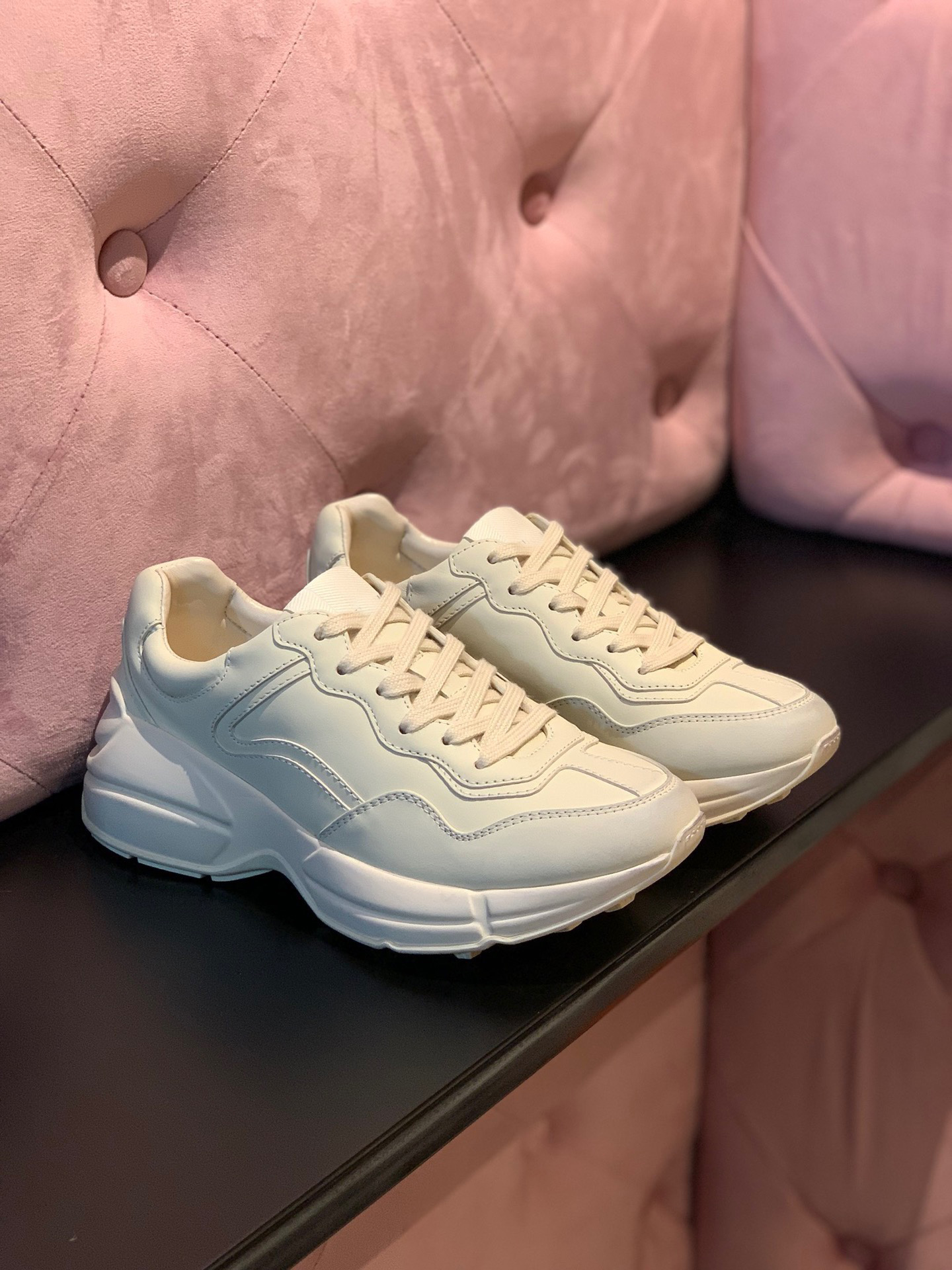 2021 European embroidery lovers style casual shoes low top sports men's and women's retro luxury
2021 European embroidery lovers style casual shoes low top sports men's and women's retro luxury