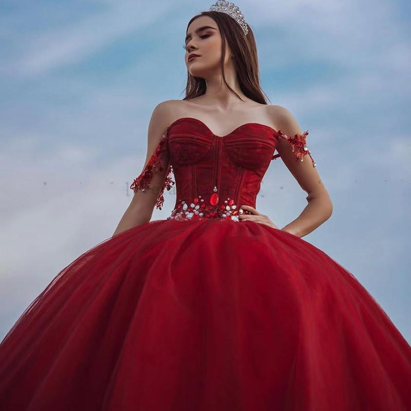 Vintage Red Ball Gown Quinceanera Dresses Crystals Beaded Simple Off Shoulder Sweet 16 Years Dress vestido de 15 años Corset Lace-Up Prom Brithday Par