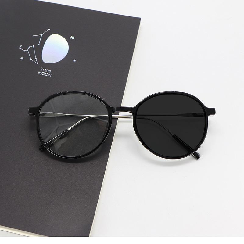 Sunglasses Anti-radiation Ultralight Pochromic Eye Glasses Fashion Eyewear Optical Frames Transition Lenses Blue Light Lens Non Graded 
Sunglasses Anti-radiation Ultralight Pochromic Eye Glasses Fashion Eyewear Optical Frames Transition Lenses Blue Light Lens Non Graded