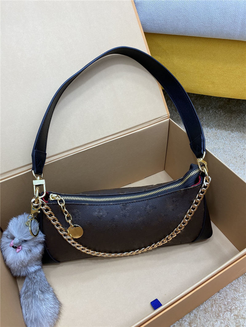 2021 New Genuine Leather Ladys Shoulders Bag Multi Pochette Accessories HARDWARE HANDBAG PURSE Shoulder Size: 32*12*9 V-116
2021 New Genuine Leather Ladys Shoulders Bag Multi Pochette Accessories HARDWARE HANDBAG PURSE Shoulder Size: 32*12*9 V-116