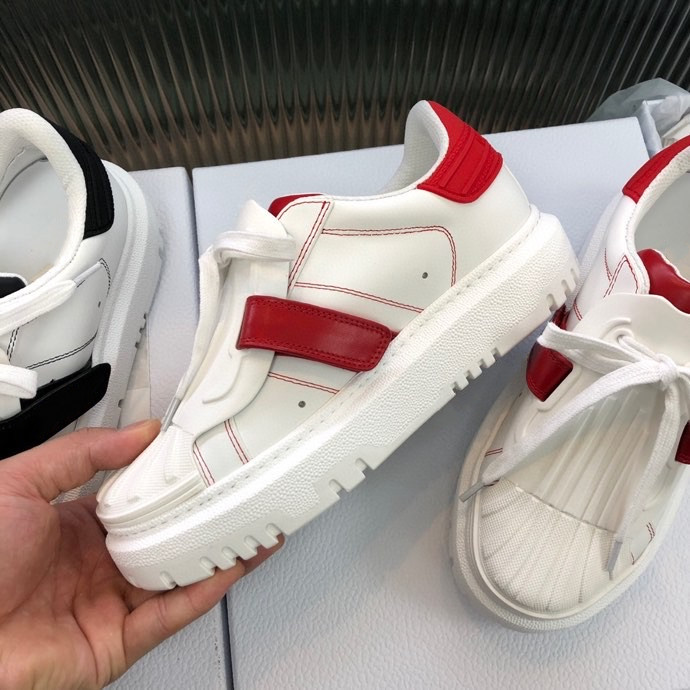 Dio 2021 Designer Sneakers canvas shoes High Low Sneaker Technical Leather Women Casual bee Top Quality Luxurys Trainers size35-40, Choose the color
Dio 2021 Designer Sneakers canvas shoes High Low Sneaker Technical Leather Women Casual bee Top Quality Luxurys Trainers size35-40, Choose the color