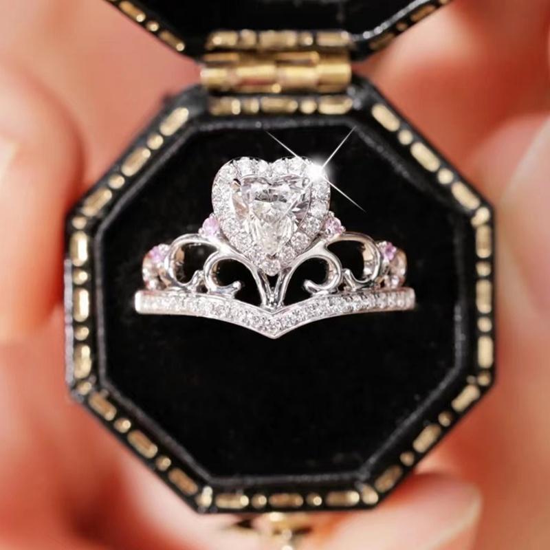 Wedding Rings Fashion Love Heart Cubic Zircon Bands Luxury Jewelry For Women Crown Ring Grace Female Proposal Engagement Party, Slivery;golden
Wedding Rings Fashion Love Heart Cubic Zircon Bands Luxury Jewelry For Women Crown Ring Grace Female Proposal Engagement Party, Slivery;golden