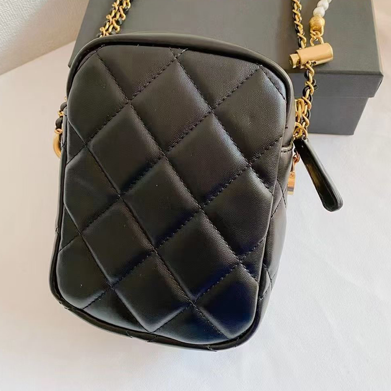 Fashion classic black shopping bag small storage bags vintage shoulder messenger bale with gift box popular items in European and American countries
Fashion classic black shopping bag small storage bags vintage shoulder messenger bale with gift box popular items in European and American countries