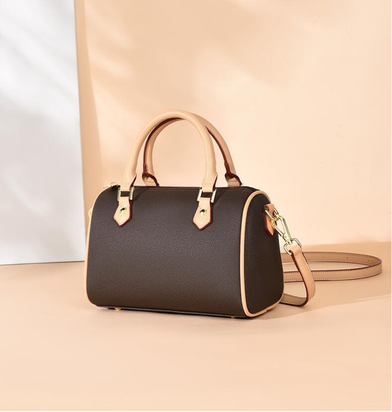 YQ 2021 Women Designers Bags GGLouisbags_18 Duffle Outdoor Packs Tote travel bag hand Business trip luggage Travelbag men Leather handbags large crossbody totes, Choose the number design you like
YQ 2021 Women Designers Bags GGLouisbags_18 Duffle Outdoor Packs Tote travel bag hand Business trip luggage Travelbag men Leather handbags large crossbody totes, Choose the number design you like